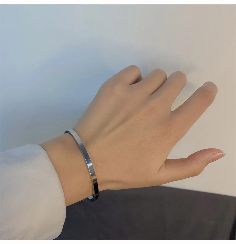 Classic Engraved Bangle Bracelet Gold